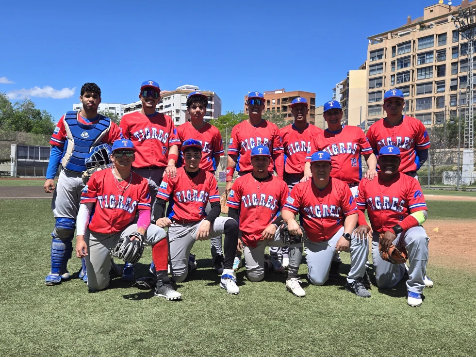 Tigres de Gandia logra su tercera victoria en el Nacional de Béisbol con una contundente actuación frente a Piratas