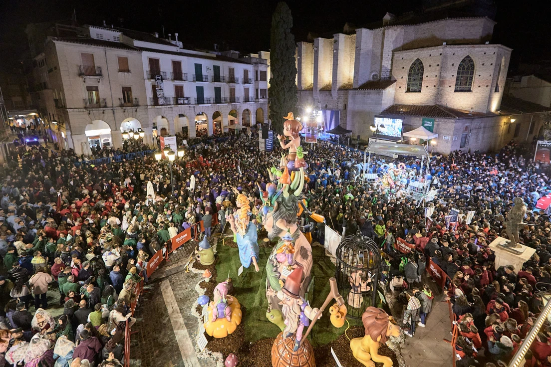 La Falla del Mercat regresa a la Sección Especial en Gandia