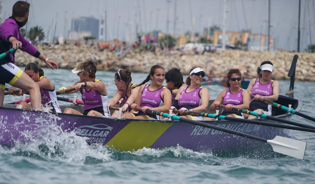 Espíritu competitivo y compromiso en el agua: el Club Rem Grau Gandia destaca en el campeonato autonómico