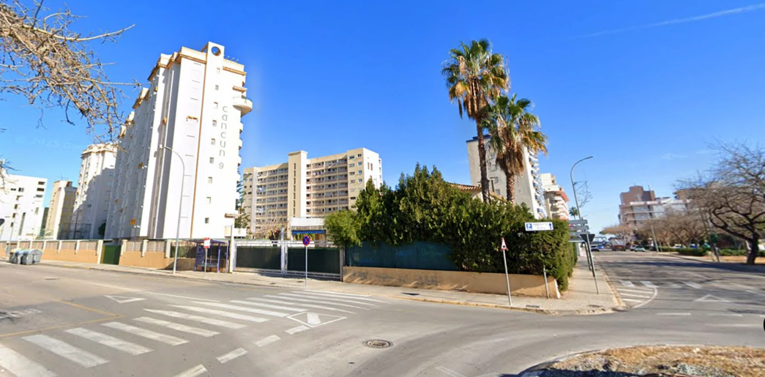 El solar de lo que fue el Camping Ros en la playa de Gandia en vías de acoger un hotel
