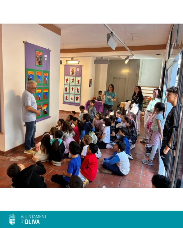 Gran éxito de la V Exposició Carrasc-Art en la Casa de la Cultura de Oliva