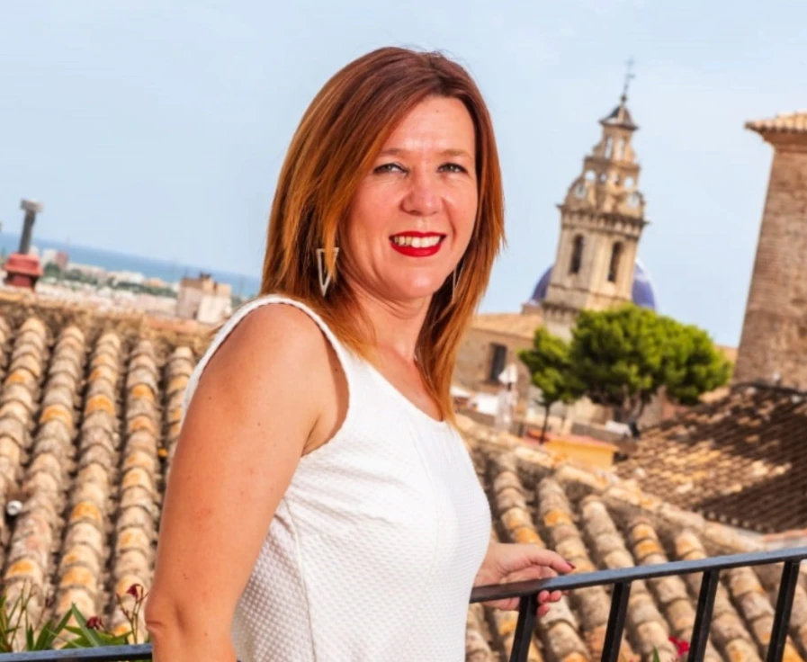 Yolanda Navarro Vizcaíno, nueva portavoz de Compromís en el Ayuntamiento de Oliva