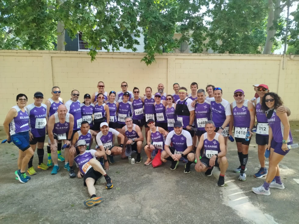 El Club de Correr El Garbí triunfa en la Media Maratón de Almansa
