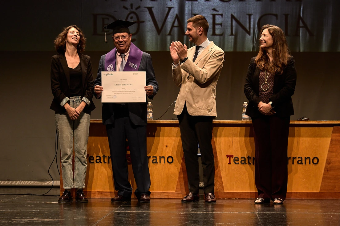 La Nau Gran de la Universitat de València a Gandia entrega las becas y diplomas a sus alumnos