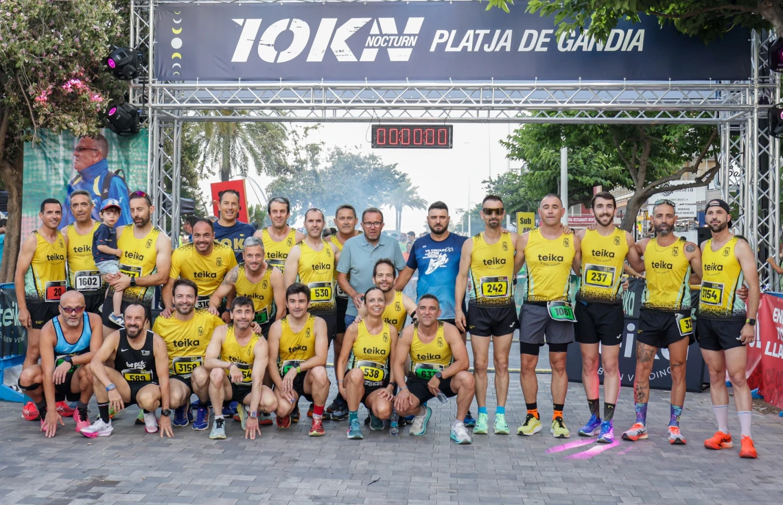 Más de 50 corredores del CA Safor Teika compitieron en el 10K Nocturn de la Platja de Gandia-Memorial Toni Herreros