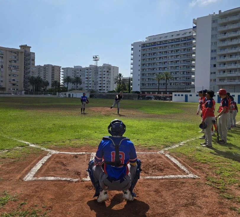 El Tigres vence al Spiaggia en el derbi gandiense de béisbol
