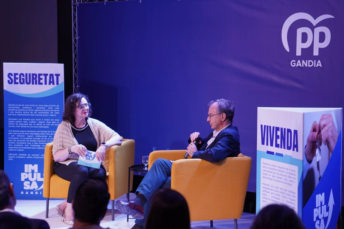 Cerca de medio millar de personas acuden a la presentación del proyecto del PP 'Impulsa Gandia'