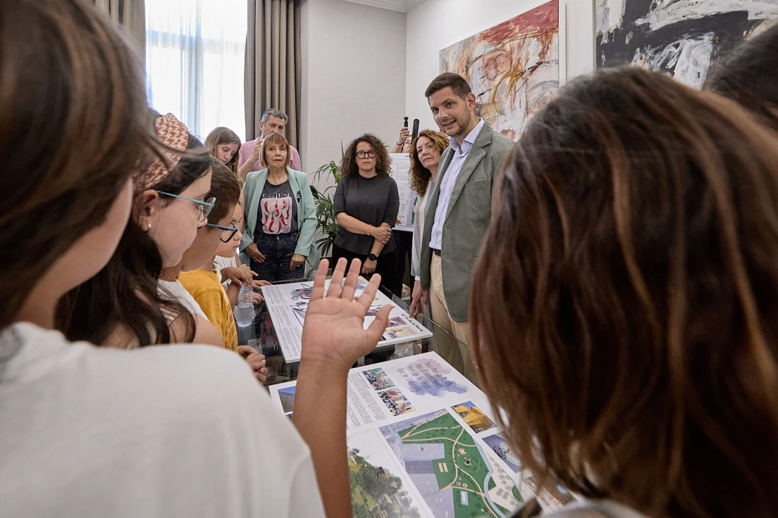 El Consell de la Infància de Gandia conoce la propuesta ganadora del juego infantil del Tio de la Porra del parque Ausiàs March