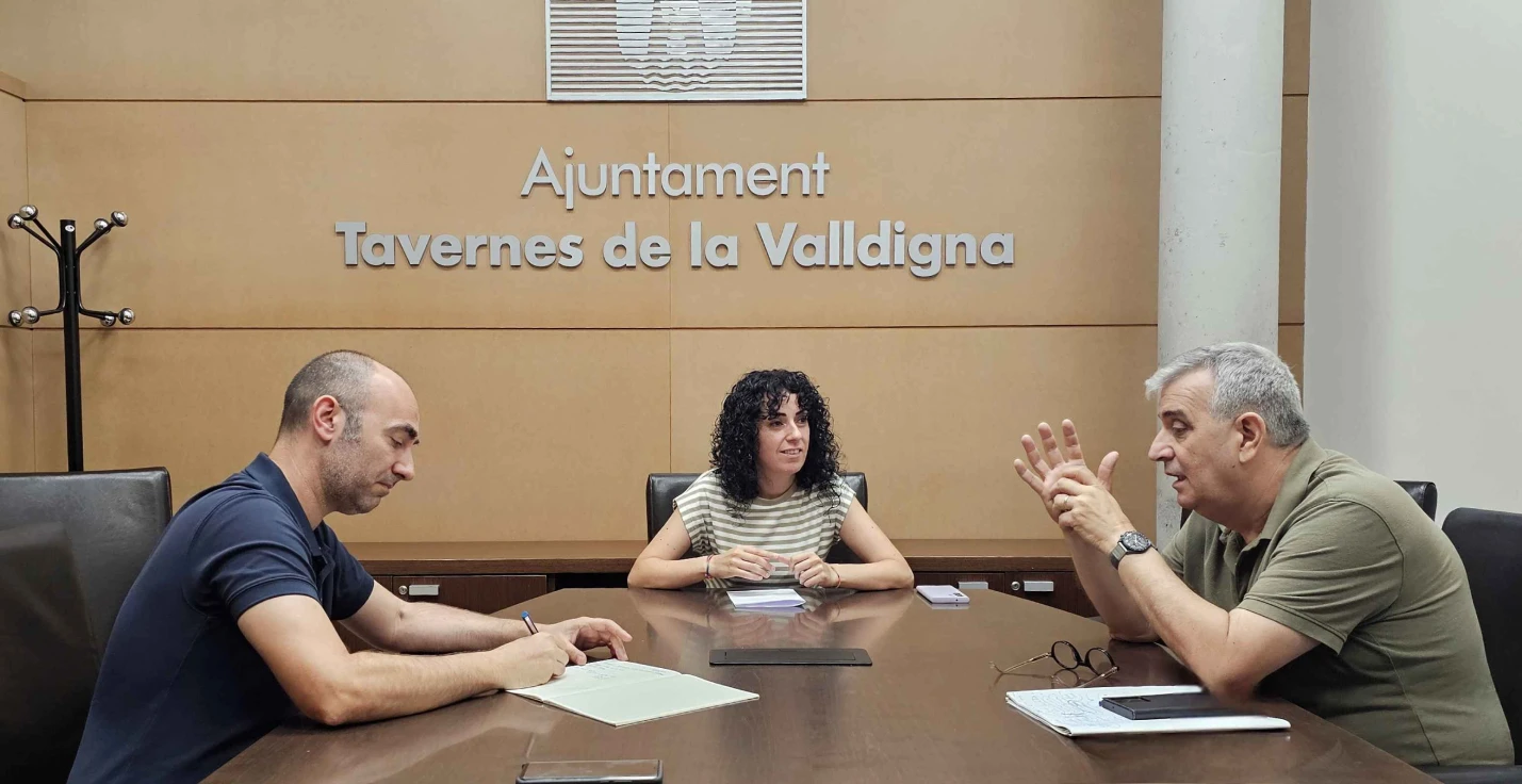 El Ayuntamiento de Tavernes refuerza lazos con el Colegio Territorial de Arquitectos de la Safor