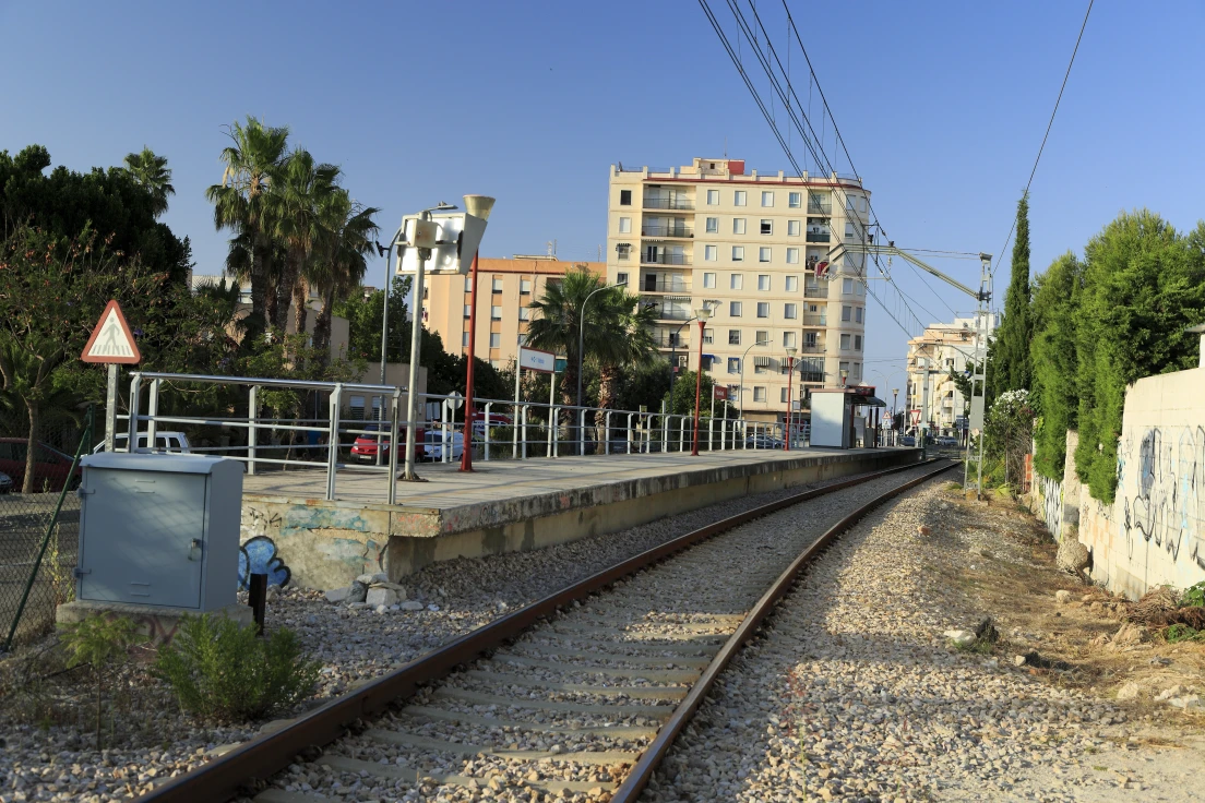 Renfe adapta los horarios de los trenes de Cercanías entre València Nord y la playa de Gandia durante el verano