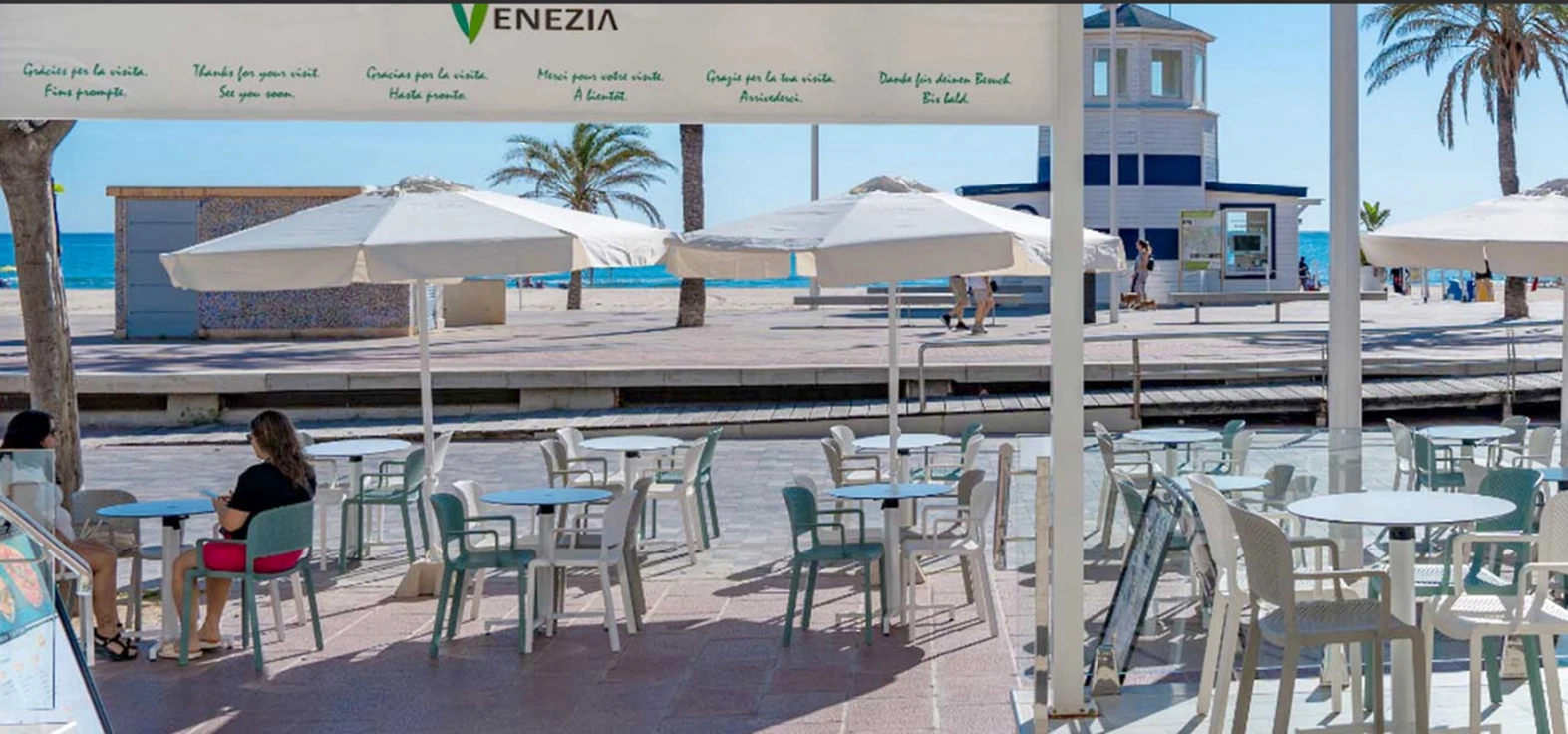 El restaurante Ripoll y la Heladería Venezia en la playa de Gandia nuevos Soletes de la Guia Repsol 2025
