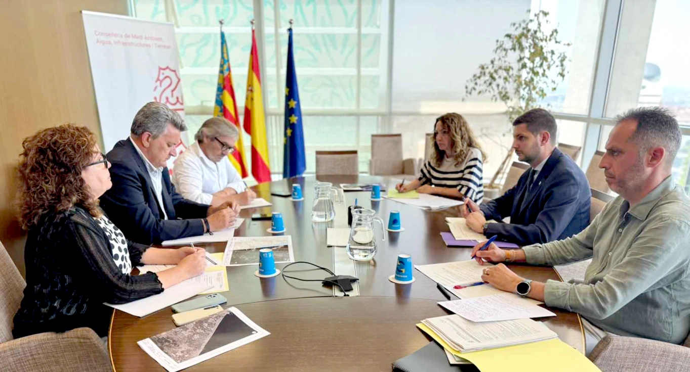 El alcalde de Gandia se reúne con el Conseller de Infraestructuras para avanzar en la CV-60 y el tren Gandia-Dénia