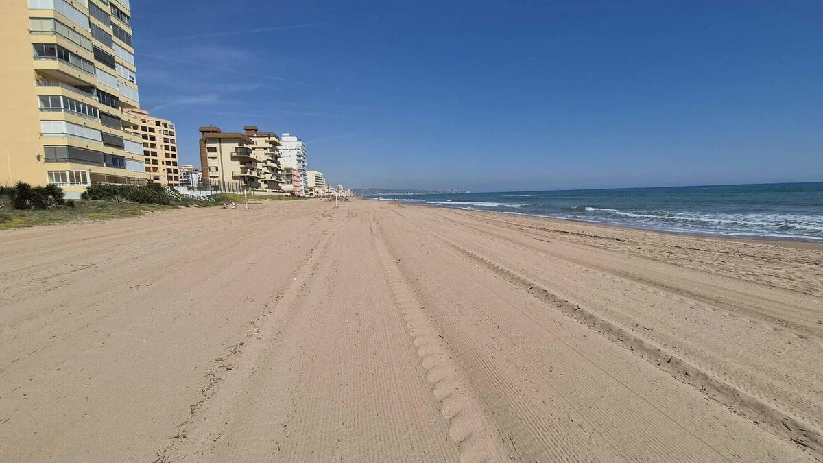 Prohibido el baño en las playas de Daimús, Xeraco y Tavernes por posibles problemas en la calidad del agua