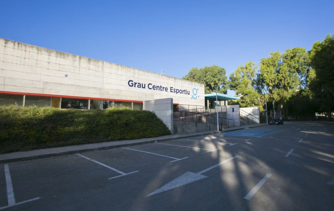 PP y PSOE se enfrentan en Gandia por el cierre del Centro Deportivo del Grau