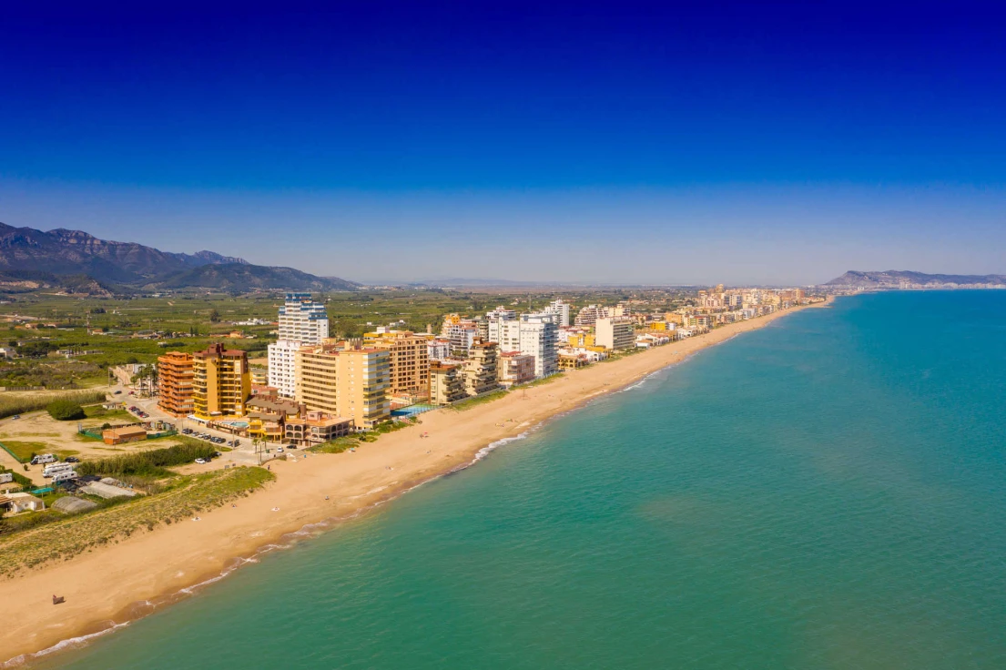 Las playas de Tavernes, Daimús y Xeraco permanecen cerradas por segundo día consecutivo