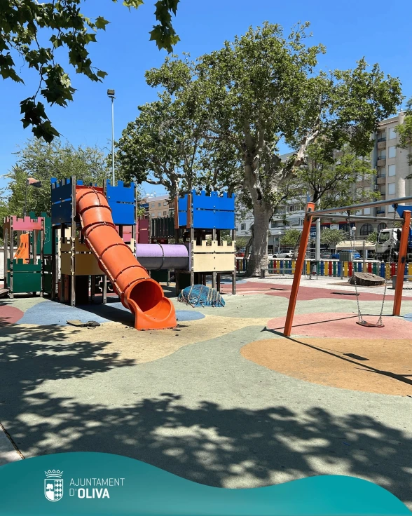 Han comenzado las obras de la zona infantil del parque de la Estació en Oliva