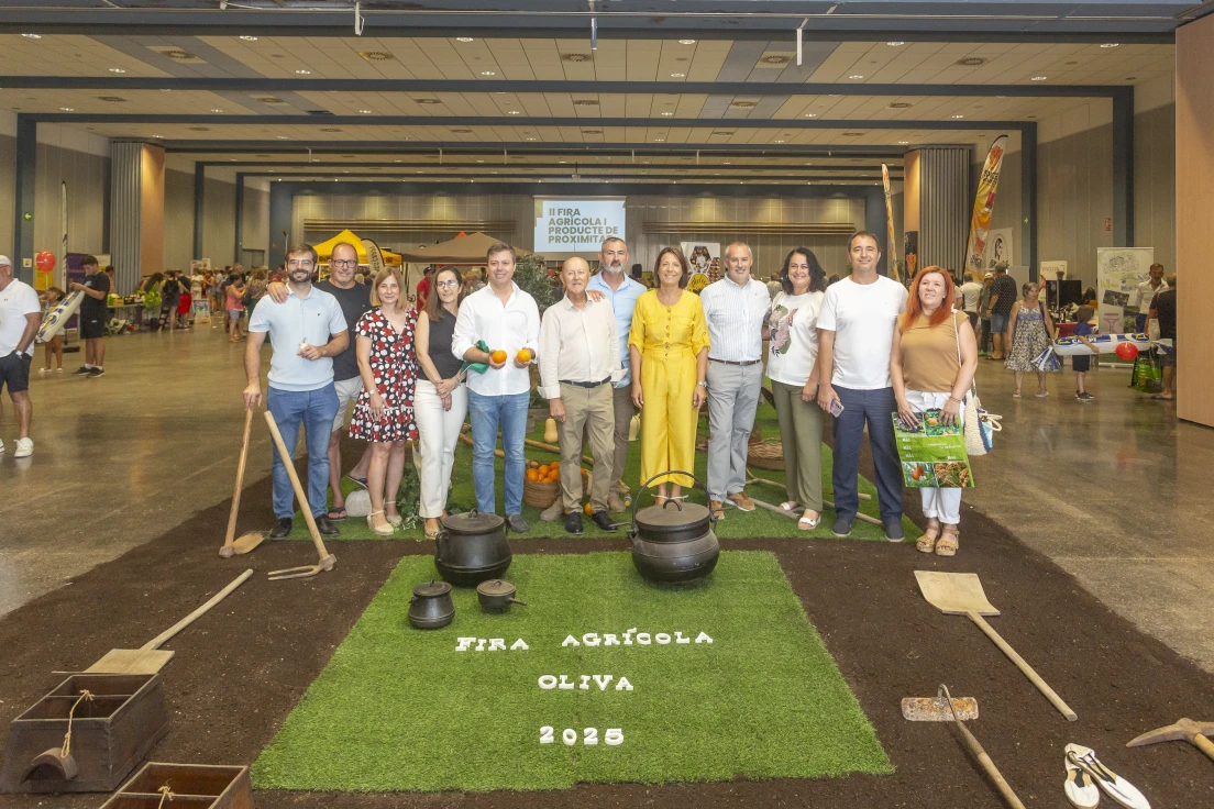 La Feria Agrícola de Oliva crece en participación y asistencia en su segunda edición
