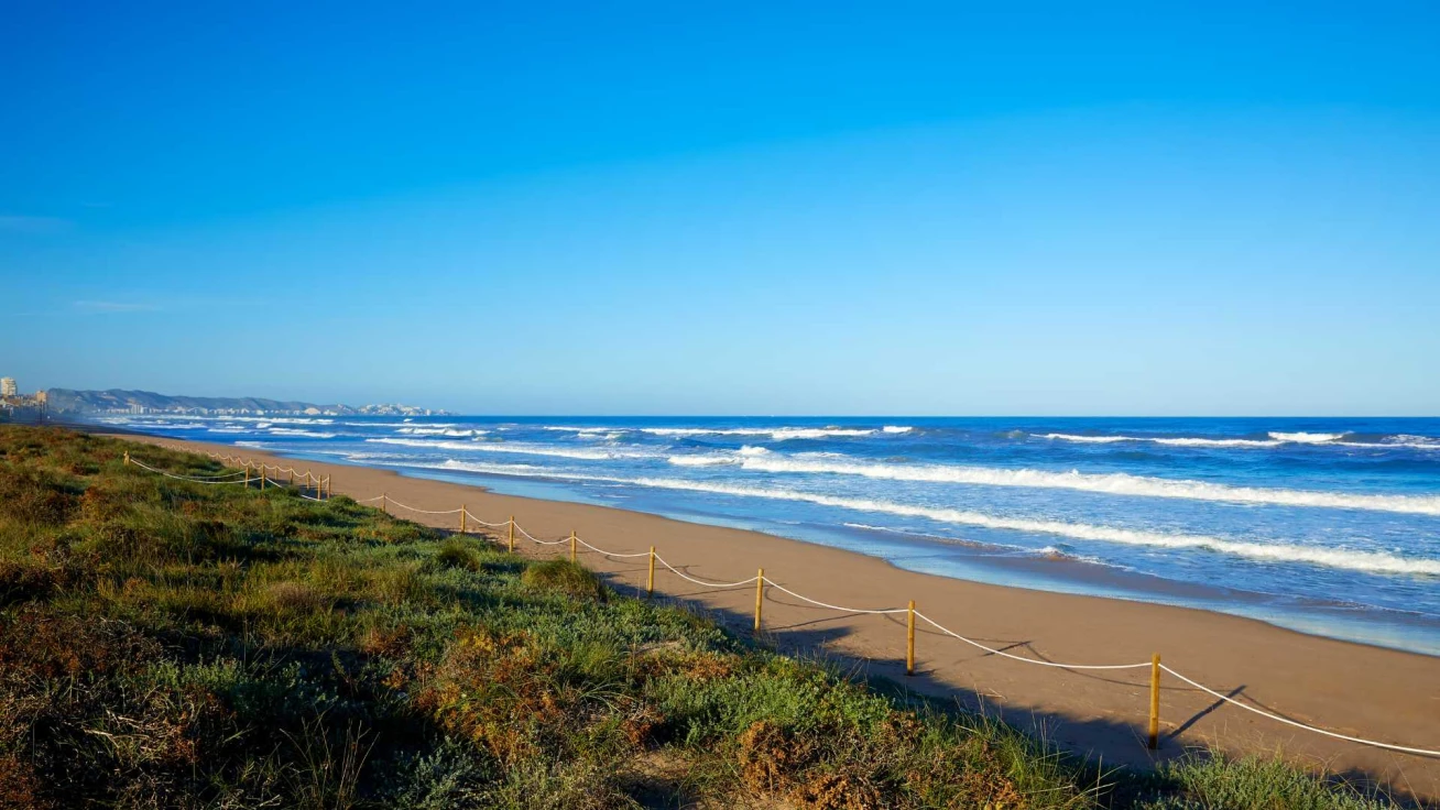 La Generalitat regenerará la playa de Tavernes con sedimentos del Xúquer