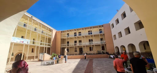 La UNED Gandia reflexiona sobre las “Materialidades y símbolos para otras memorias del franquismo”