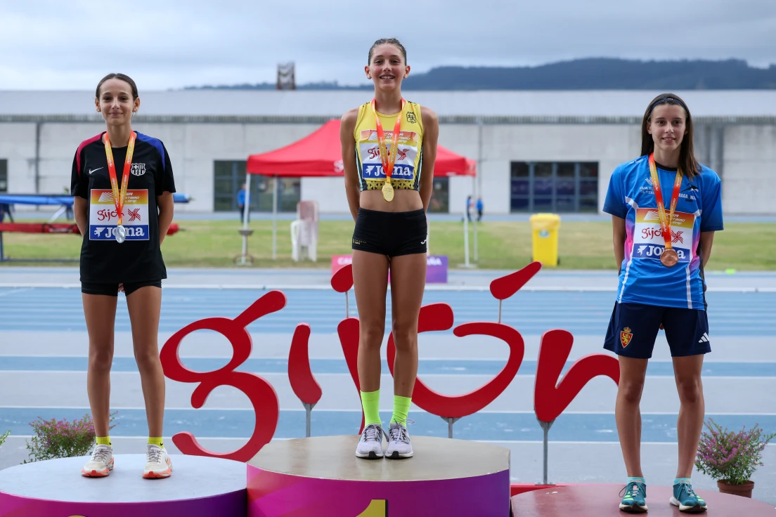 Adriana Solanes (CA Safor Teika) Campeona de España Cadete en 3.000 Metros