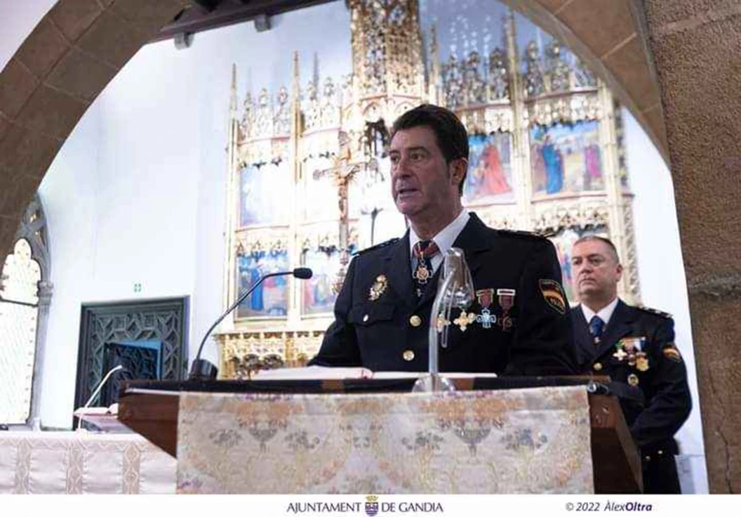 Inspector Jesús García: gracias por los años de servicio en Gandia y ahora a disfrutar de esa merecida jubilación