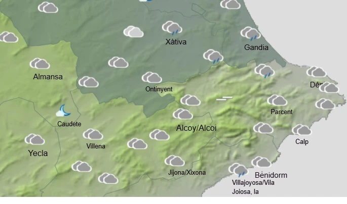 Débil llovizna y cielos parcialmente cubiertos