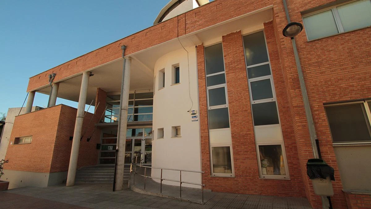 La familias del CEIP Mestre Rafael Noguera de Daimús exigen el desdoblamiento del aula de 3 años