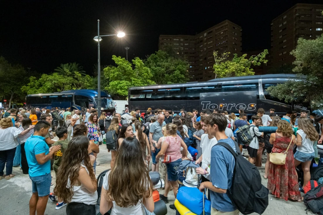 Tres autobuses llenos de jóvenes salen de la Safor hacia el Jubileo de los Jóvenes de Roma