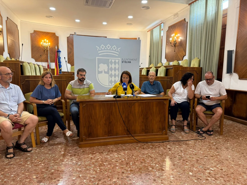La alcaldesa de Oliva, Yolanda Pastor, destituye a la concejala de Medio Ambiente, Maria Bertomeu y le retira el sueldo por el caso de los caballos
