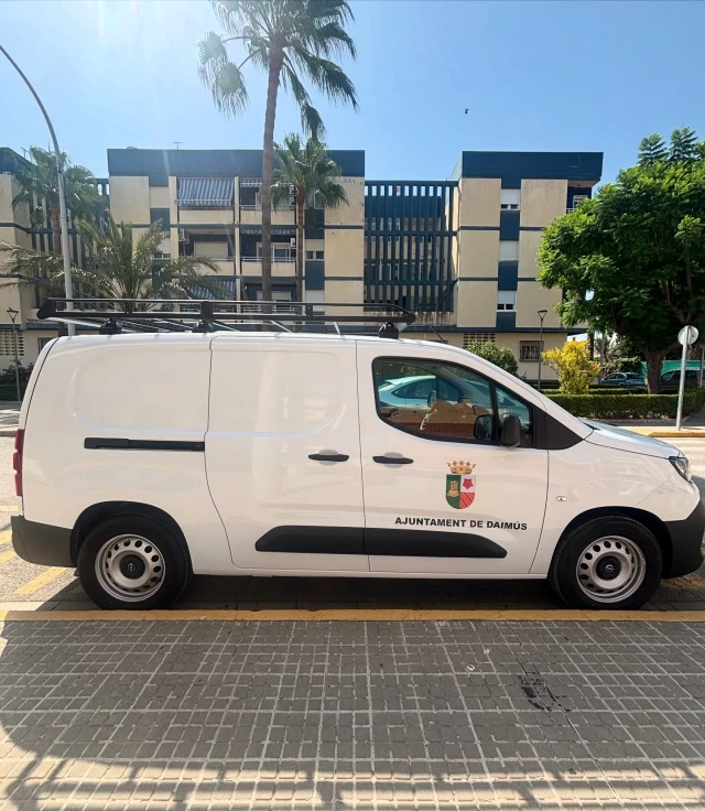 Daimús incorpora una nueva furgoneta al servicio municipal de mantenimiento