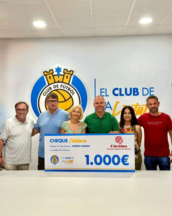 El C.F. Gandia recauda 1.000€ para Cáritas