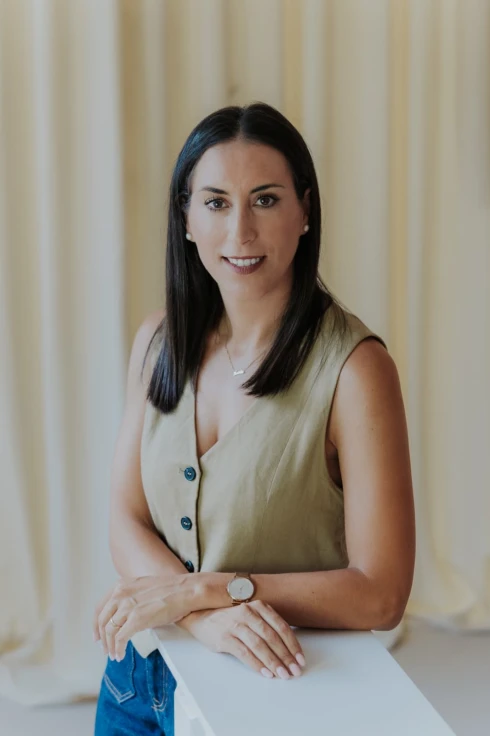 Marta Martínez García es la nueva camarera del Davallament en el Grau de Gandia