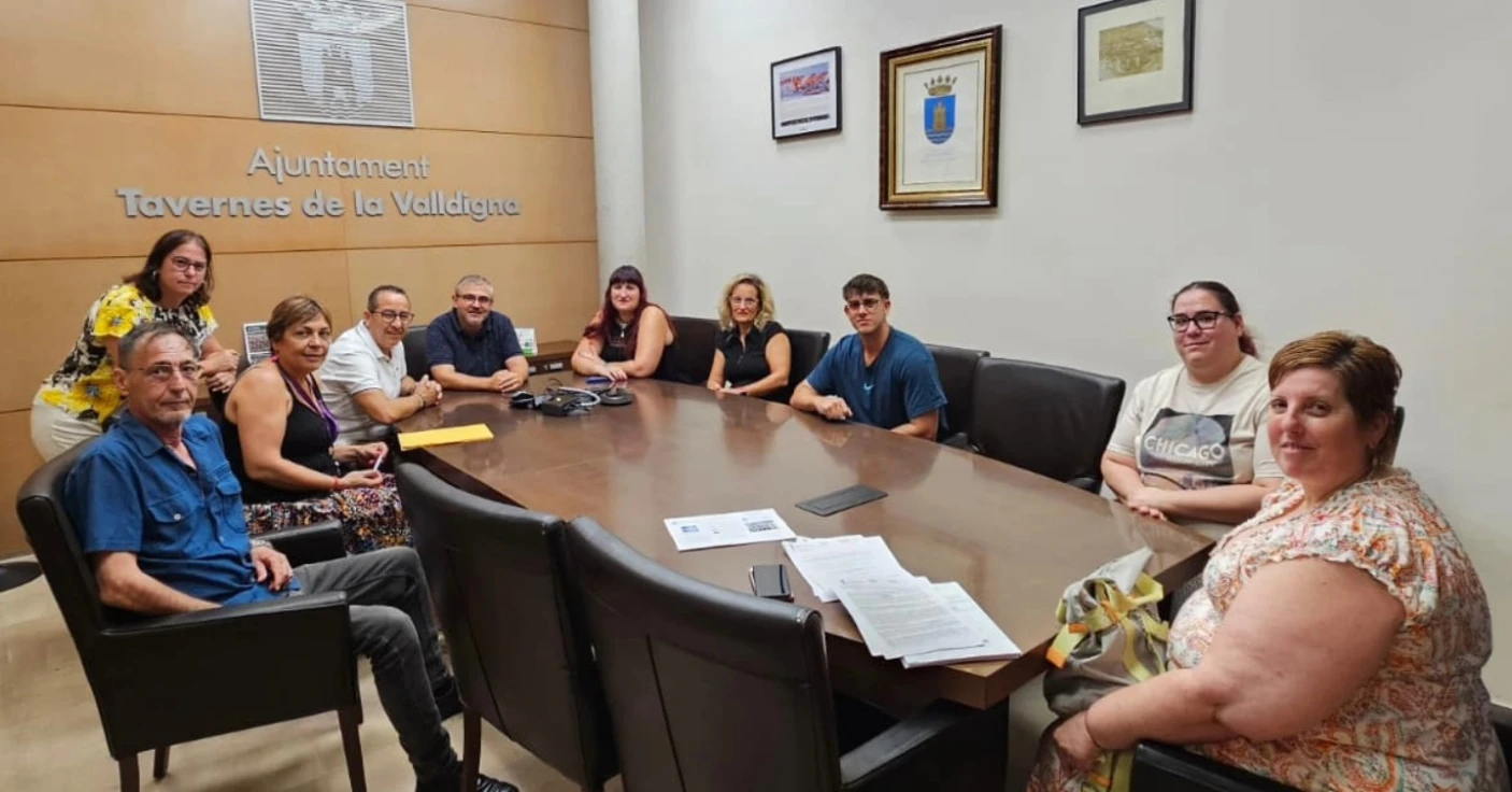 Tavernes contrata a personas en paro para limpieza de zonas rurales y cauces