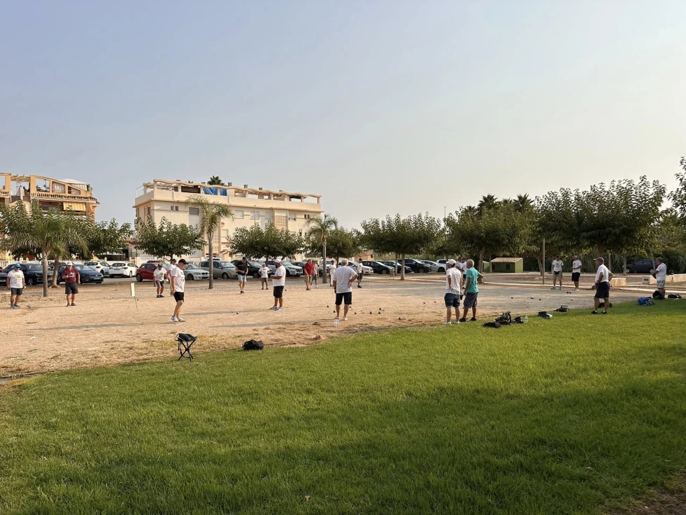 Éxito de participación en el Torneo de Petanca de la Playa de Xeraco