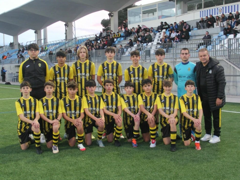 Paso firme hacia lo más alto, el Infantil A del Real de Gandia CF en Preferente
