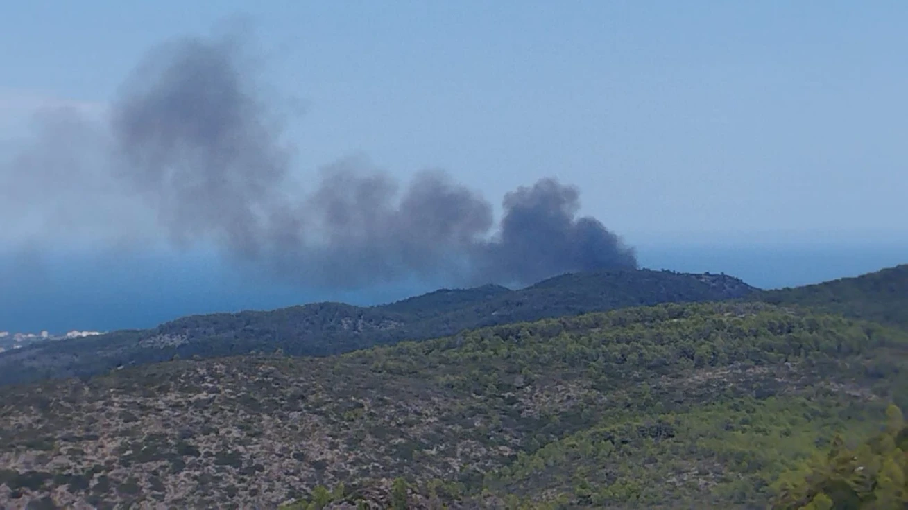 Un incendio en Oliva moviliza bomberos de Gandia y Oliva