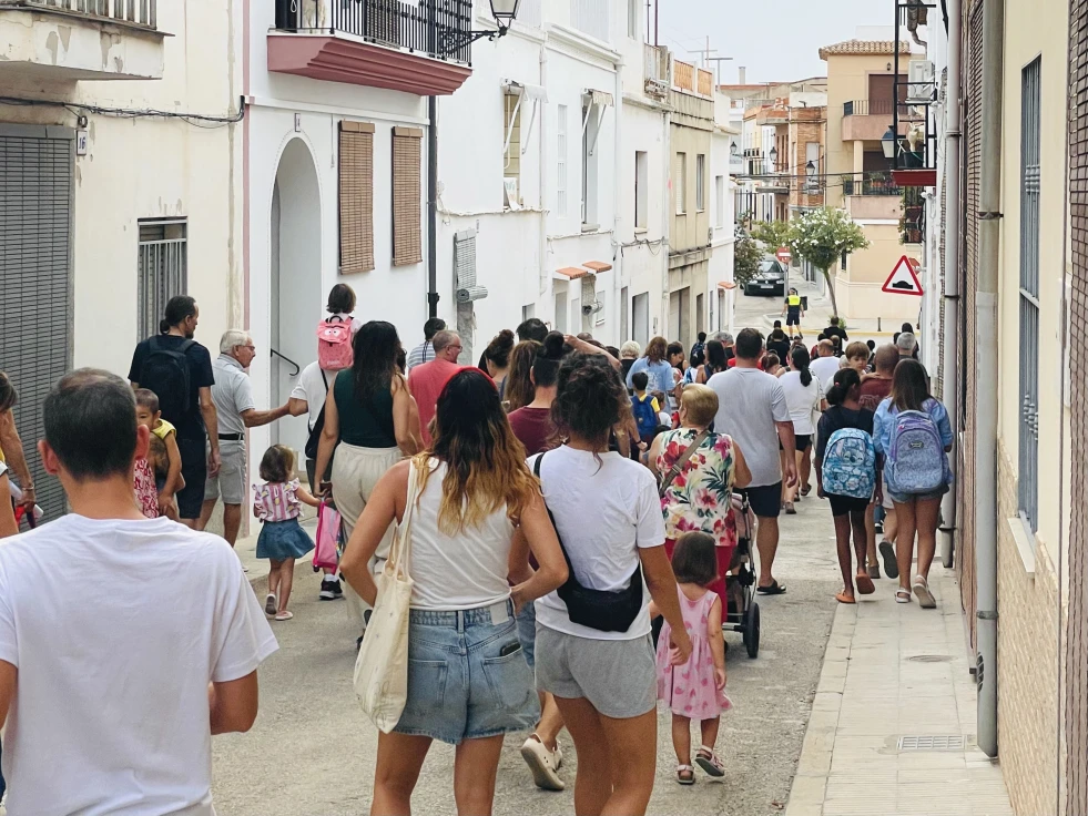 Potries inicia el curso escolar con el patio renovado