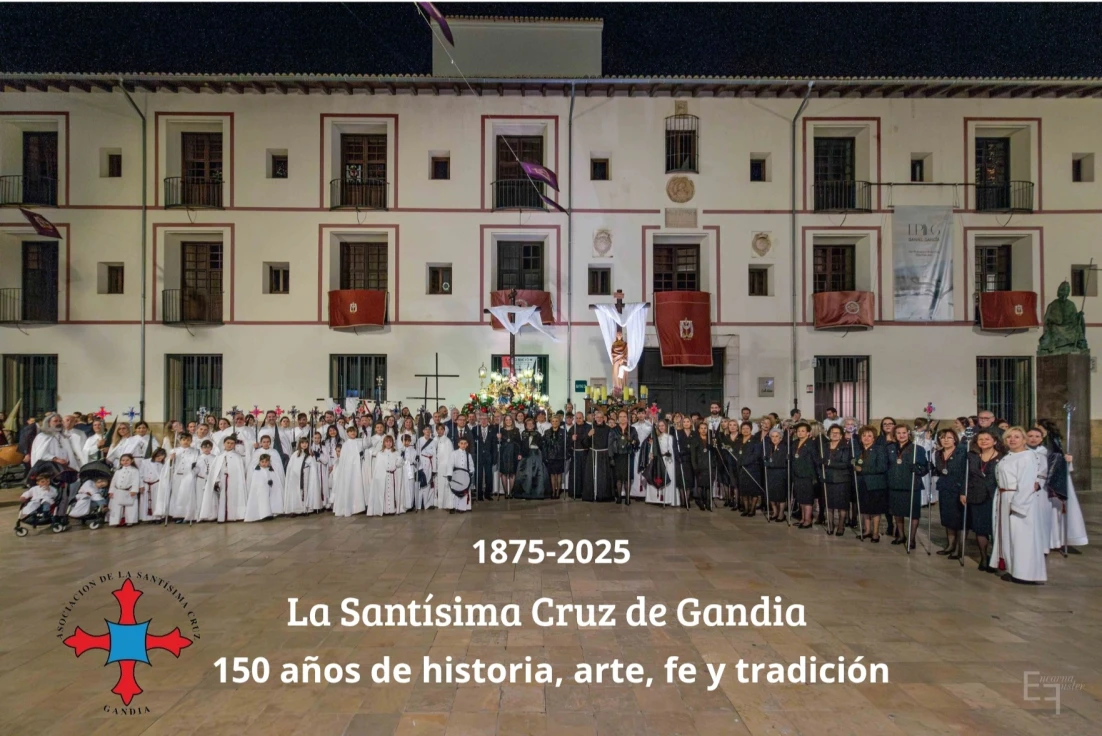 La Hermandad de la Santísima Cruz de Gandia culmina con una emotiva celebración los actos por su 150 aniversario