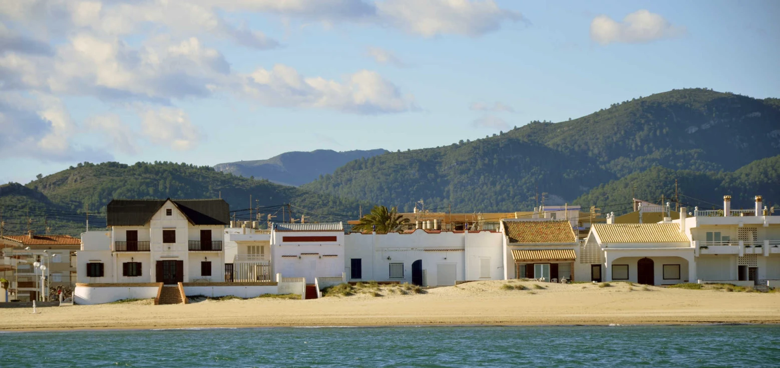 Oliva impulsa la protección del frente marítimo como espacio singular del litoral