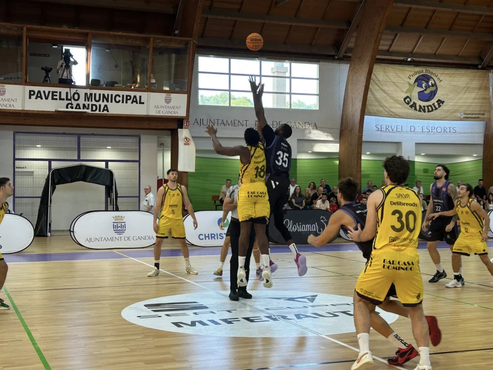 El Units pel Bàsquet Gandia arrasa al Llíria en la segunda ronda de la Copa del Rey