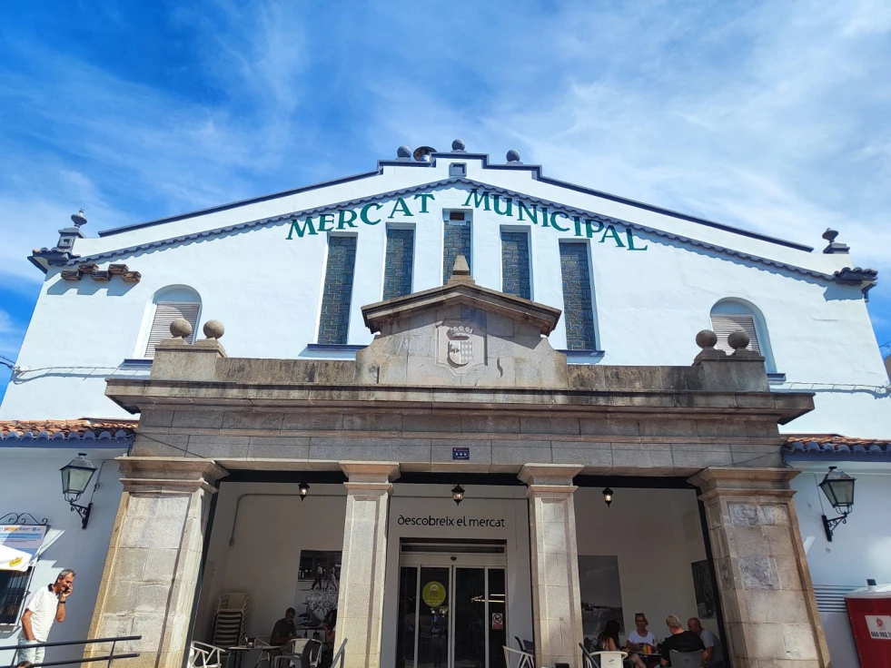 Recepcionadas las obras del recién remodelado Mercat Municipal de Oliva