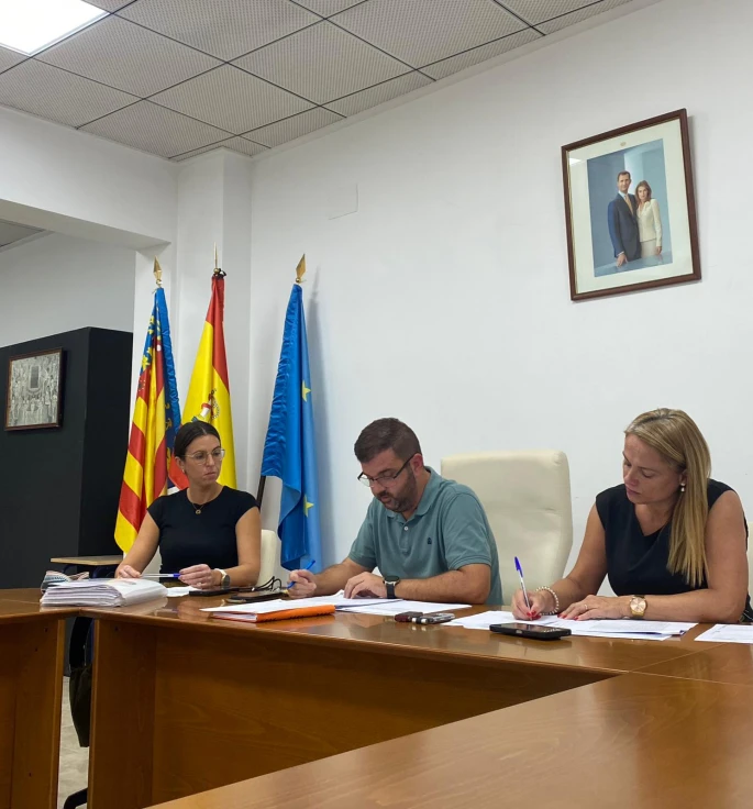 Rafelcofer denuncia la carencia de atención sanitaria que han sufrido sus vecinos durante este verano