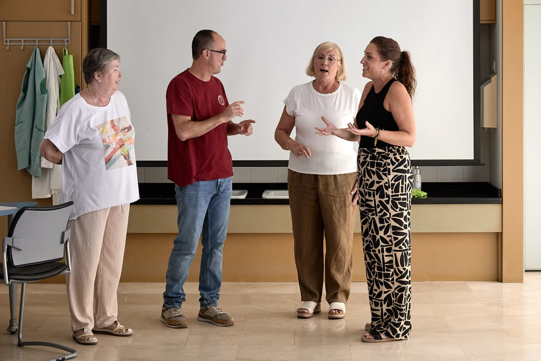 Gandia forma en lengua de signos al equipo docente de las Escoletes Municipales