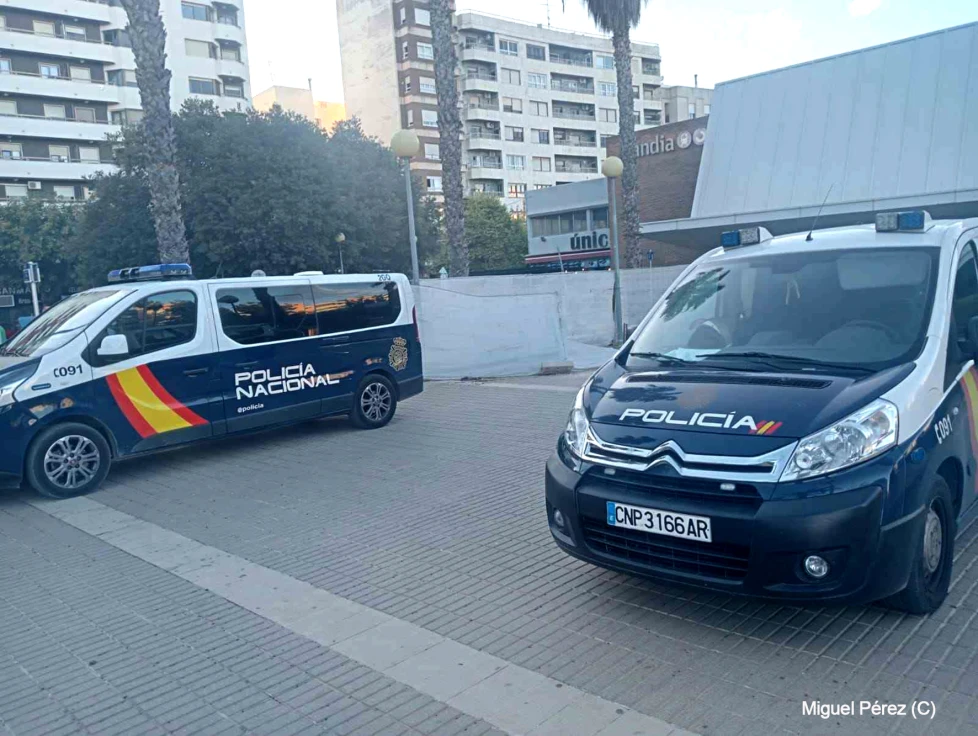 Un hombre es arrollado por el tren a la salida de Gandia y provoca el corte de la vía férrea a primeras horas