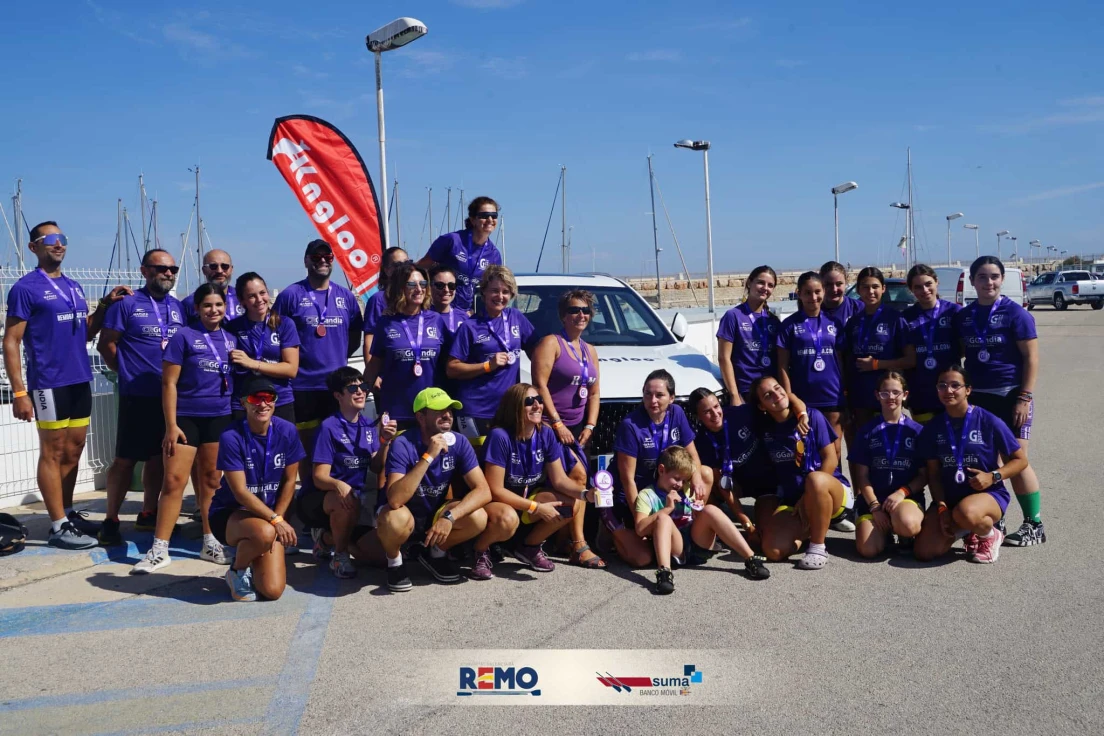 El Club de Remo Grau Gandia arrasa en casa con nueve medallas en el Autonómico de Yolas