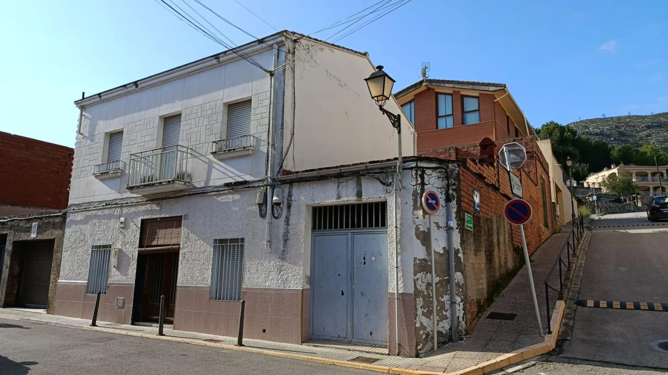 La Diputació de València financia con 427.000 euros la construcción de seis viviendas sociales en Ador