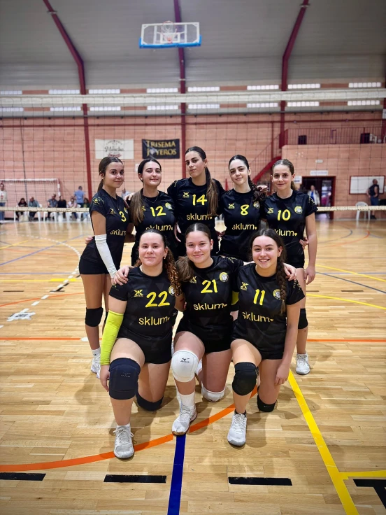 El Club de Voley Real de Gandia vence al Elche y recupera sensaciones