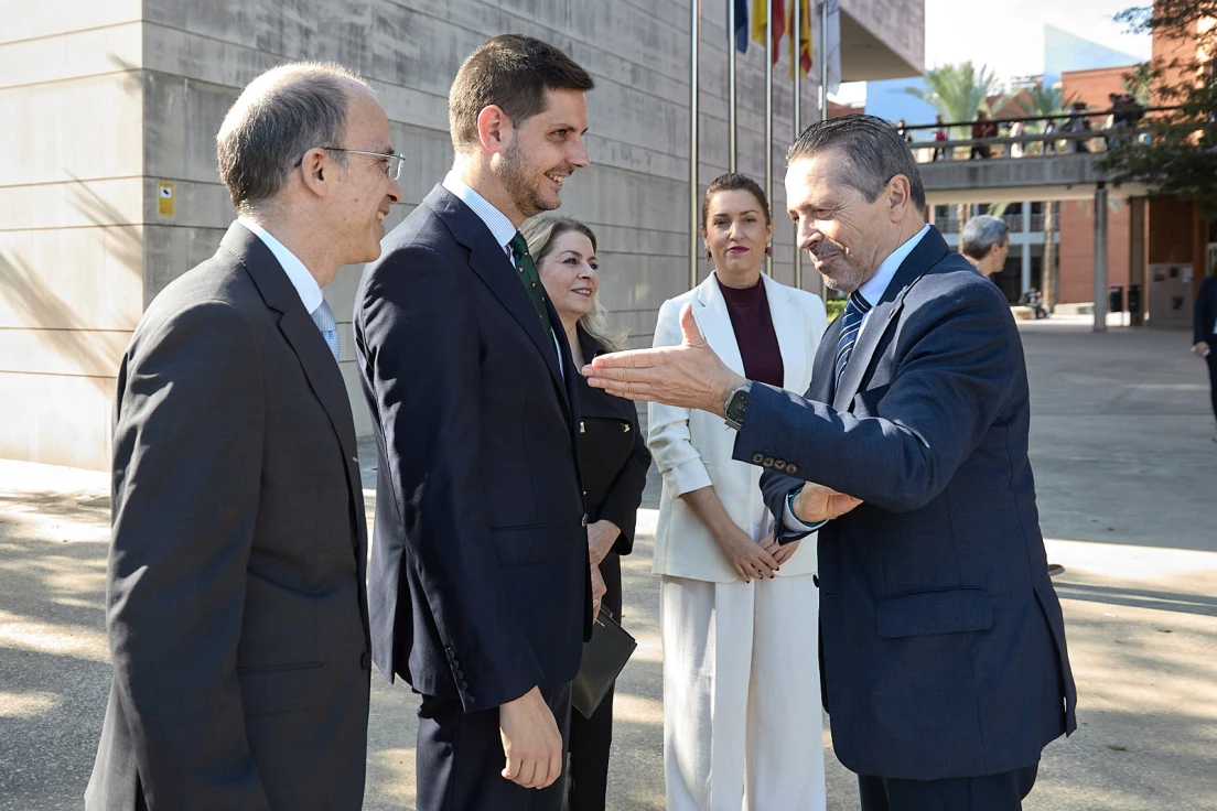 El alcalde de Gandia resalta el potencial del futuro Centro de Investigación en Tecnología Marina en la apertura del curso del Campus de la UPV