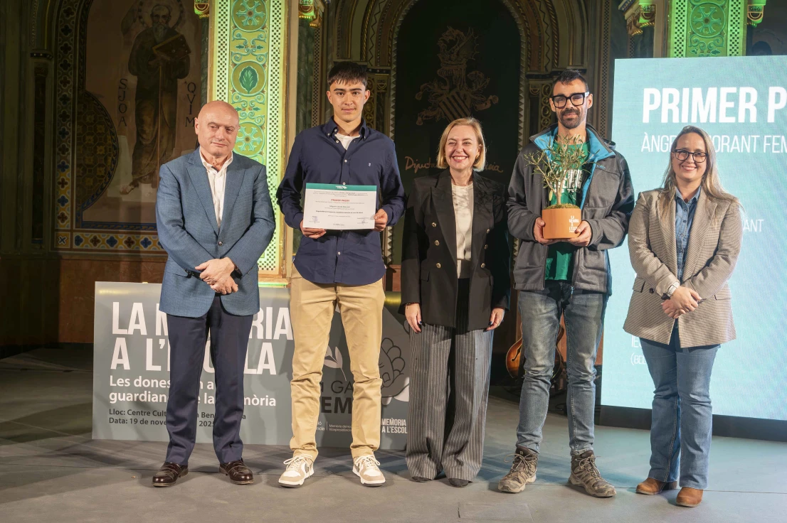 La Diputació de València reconoce a Miquel Català, estudiante de Bellreguard, con el primer premio de ‘Memòria a l’Escola’