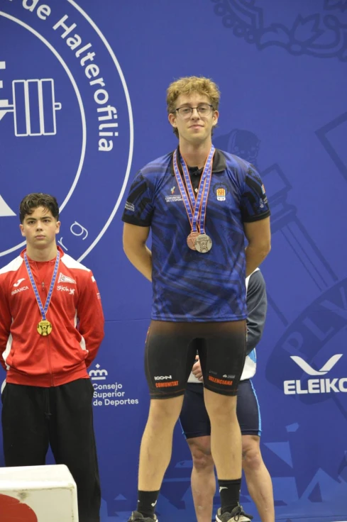 Mario Corado irrumpe con fuerza en el Nacional Junior de Halterofilia y lidera el gran salto de la selección valenciana